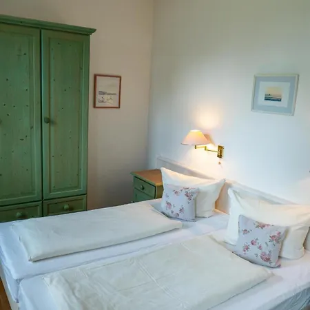 Gaestehaus Baerenhof 아파트 Barkhagen