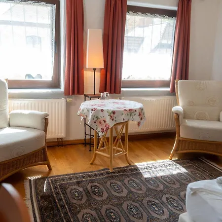 Gaestehaus Baerenhof 아파트 Barkhagen